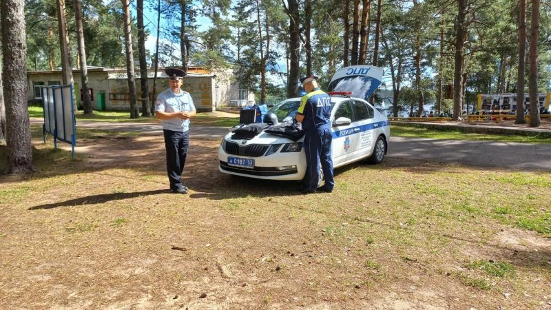 В рамках «Каникул» сотрудники полиции посетили два летних лагеря в Крестецком районе