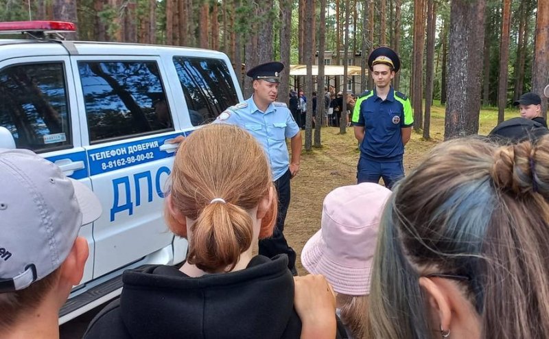 В рамках «Каникул» сотрудники полиции посетили два летних лагеря в Крестецком районе